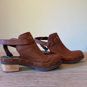 Chaco Womens Size 7 Cataluna Ochre Brown Leather Clog Shoes